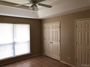 8 Doctor's Dr in Edinburg, TX - Building Photo - Building Photo