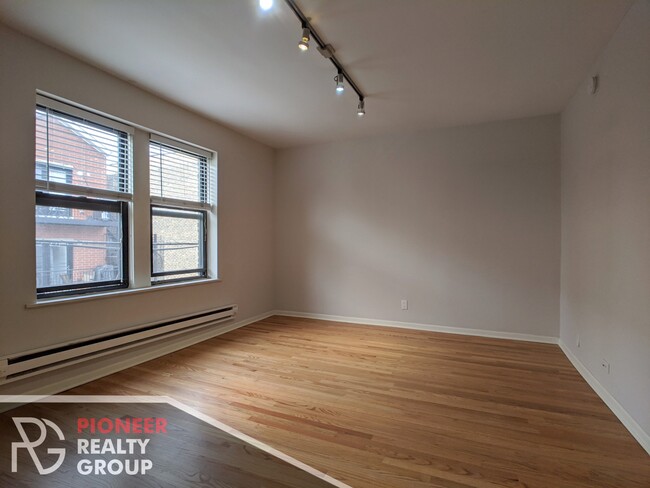 2838 W Palmer St, Unit 208 in Chicago, IL - Building Photo - Building Photo