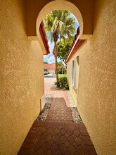 10530 NW 52nd Terrace in Doral, FL - Building Photo - Building Photo