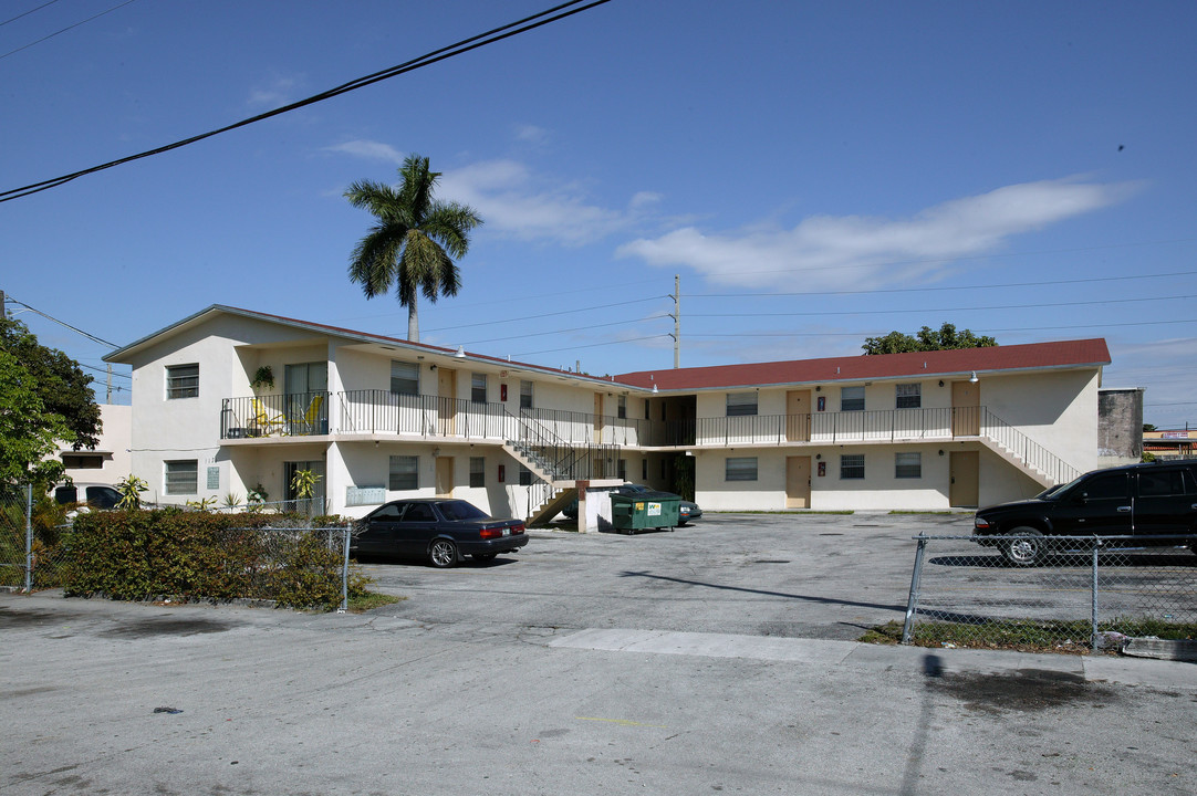 1171 W 28th St in Hialeah, FL - Building Photo