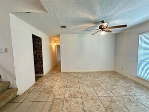 3306 Kempwood Dr in Sugar Land, TX - Building Photo - Building Photo