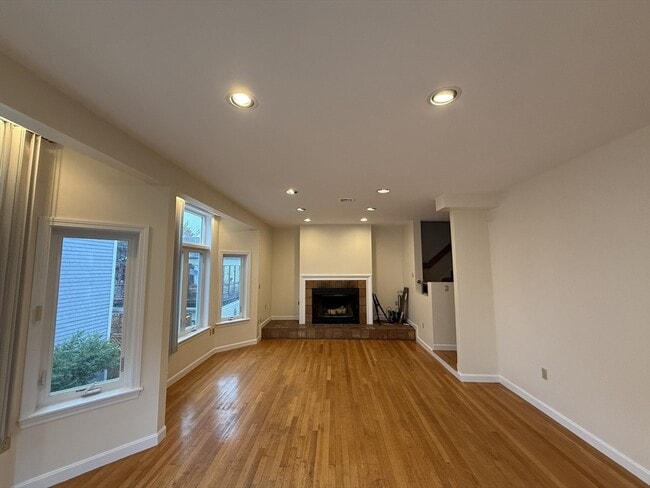 property at 10 Rollins Ct