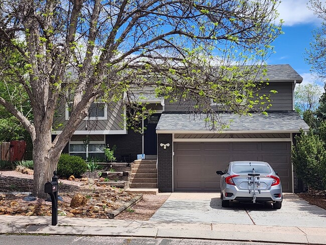 property at 5427 Alteza Dr