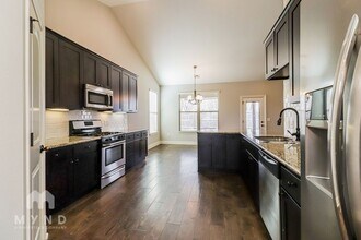 610 Hawthorn Way in Centerton, AR - Building Photo - Building Photo