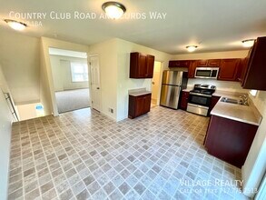 721 Country Club Rd in Red Lion, PA - Building Photo - Building Photo