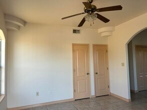 2901 S Martin Ave in Laredo, TX - Building Photo - Building Photo