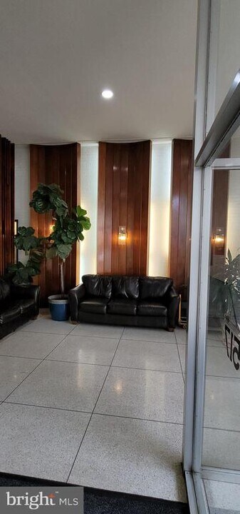 1517 Hill Rd in Reading, PA - Building Photo