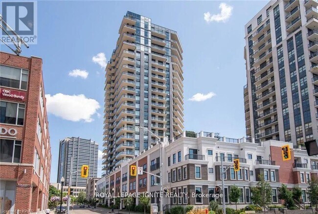 155 Caroline St S in Waterloo, ON - Building Photo - Building Photo