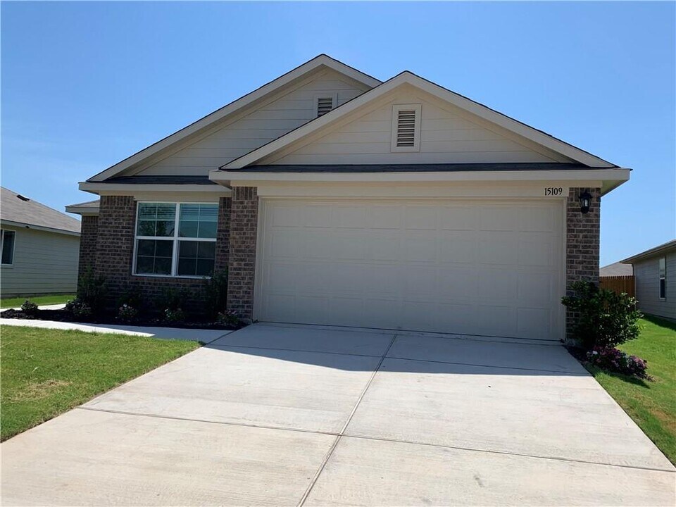 15109 Custis Ln in Austin, TX - Building Photo