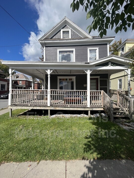 282 Pearl St in Burlington, VT - Building Photo
