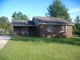 109 Ashcroft Dr in Greenwood, SC - Building Photo