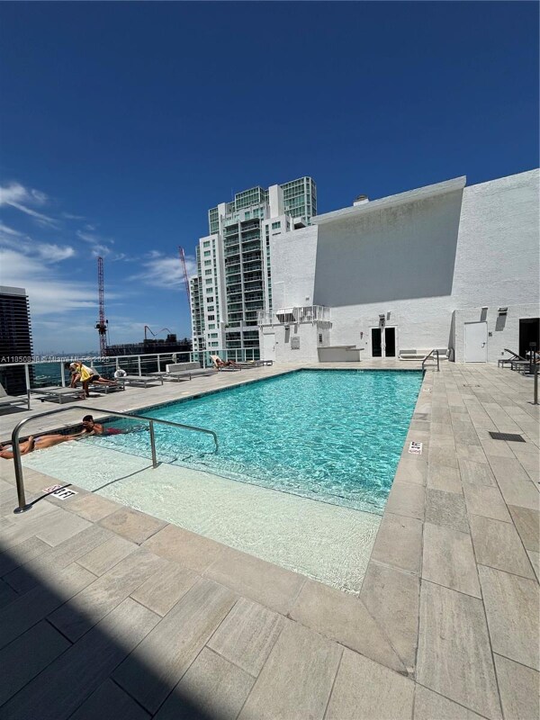 133 NE 2nd Ave in Miami, FL - Building Photo - Building Photo