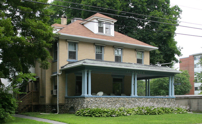 33 Sachem St in Norwich, CT - Foto de edificio - Building Photo