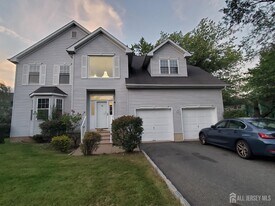 748 New Durham Rd in Edison, NJ - Building Photo