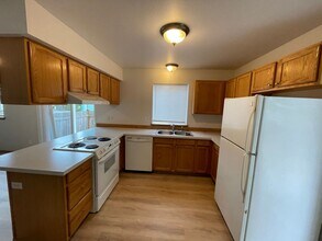 129 E Haller Ave-Unit -A in Arlington, WA - Building Photo - Building Photo