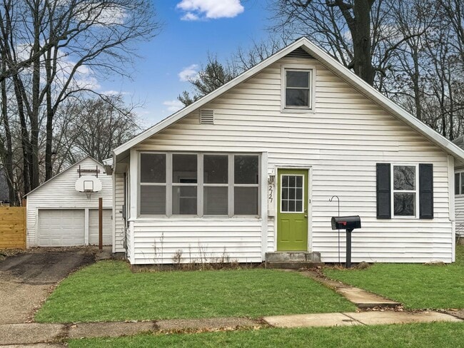 property at 2121 Cleveland Ave SW