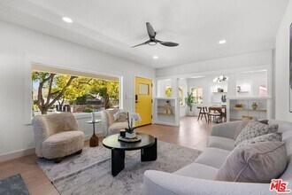 1027 N Summit Ave in Pasadena, CA - Building Photo - Building Photo