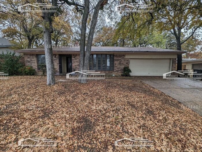 2212 Lucas Dr in Fort Worth, TX - Building Photo