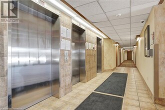 55 Green Valley Dr in Kitchener, ON - Building Photo - Building Photo