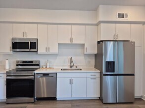 955 Madonna Rd in San Luis Obispo, CA - Building Photo - Building Photo