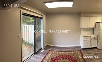 6450 Bella Vista Dr NE in Rockford, MI - Building Photo - Building Photo