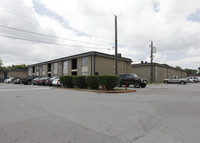 Pecan Place Apartments in Pasadena, TX - Foto de edificio - Building Photo