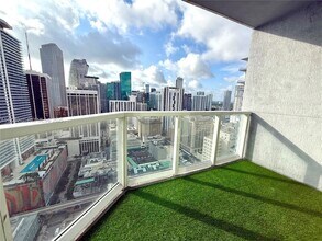 253 NE 2nd St, Unit 3309 in Miami, FL - Foto de edificio - Building Photo
