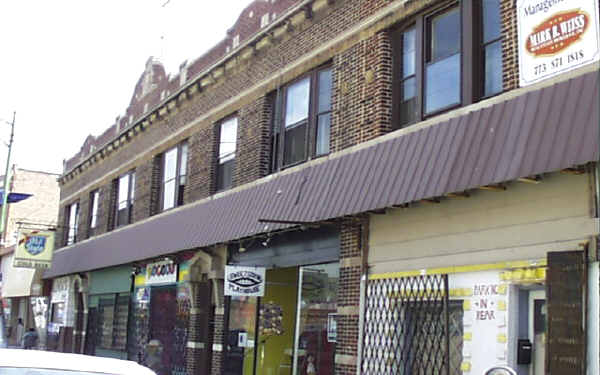 5113 N Clark St in Chicago, IL - Building Photo