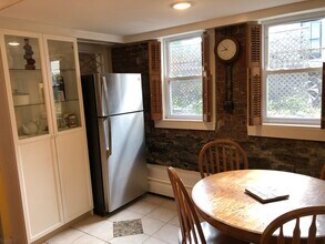 2 Emmons Pl, Unit 2A in Cambridge, MA - Building Photo - Building Photo