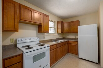 Pine Ridge Apartments in Morehead, KY - Building Photo - Interior Photo