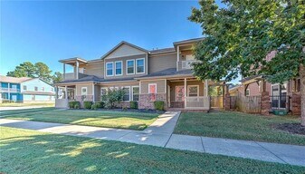 754 N Wordsworth Ln in Fayetteville, AR - Building Photo