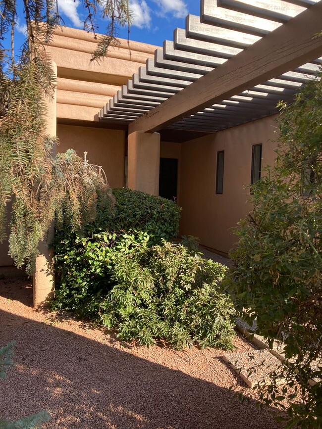 90 Arroyo Seco Dr in Sedona, AZ - Building Photo - Building Photo