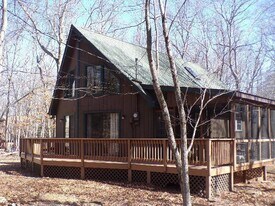 64 Hugo Dr in Albrightsville, PA - Building Photo