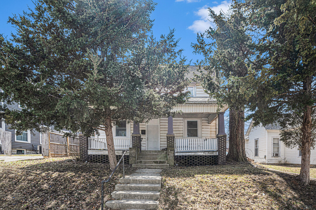 715 E Walnut St in Kokomo, IN - Building Photo