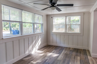 1558 Orange Grove Rd, Unit B in Charleston, SC - Building Photo - Building Photo