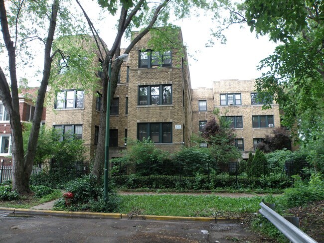 4952 N Saint Louis Ave in Chicago, IL - Foto de edificio - Building Photo