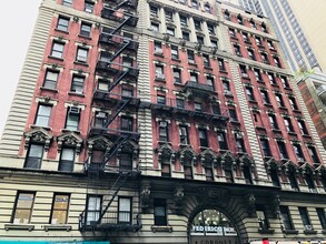 57 W 58th St in New York, NY - Building Photo - Building Photo