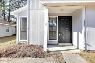 113 Village Cir in Jacksonville, NC - Building Photo - Building Photo