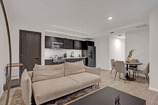 398 NE 5th St, Unit SI ID1504052P in Miami, FL - Building Photo