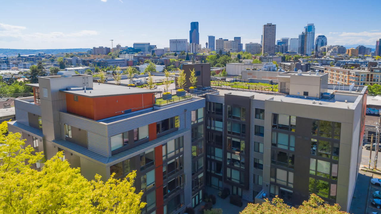 Chloe on Union in Seattle, WA - Building Photo