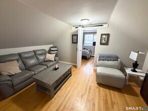 100 Upton St in New Britain, CT - Building Photo - Building Photo