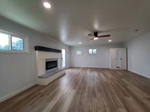 201 W Vivian Dr in Hastings, FL - Building Photo - Building Photo