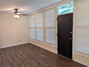 950 N College St in Auburn, AL - Building Photo - Building Photo