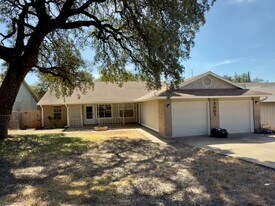 12005 Arrowwood Dr in Austin, TX - Building Photo
