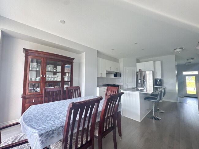 121 Ocala St in Ottawa, ON - Building Photo - Building Photo
