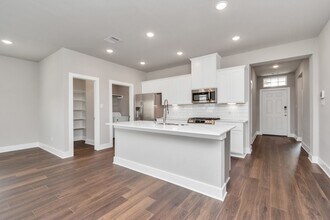 1210 Scarlet Crk Dr in Rosharon, TX - Building Photo - Building Photo