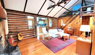 3 Toboggan Trail in Kinnelon, NJ - Building Photo - Building Photo