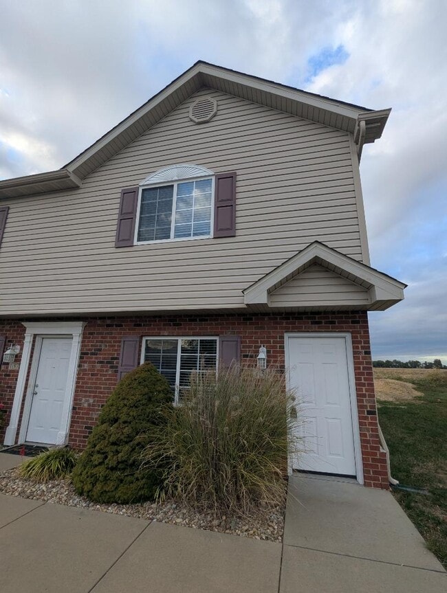 139 Northtowne St in Lebanon, IL - Building Photo - Building Photo