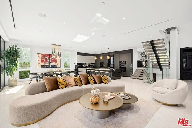 1940 Kelton Ave in Los Angeles, CA - Building Photo - Building Photo