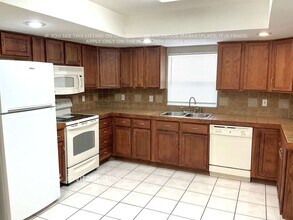 12105 72nd St N in Largo, FL - Building Photo - Building Photo